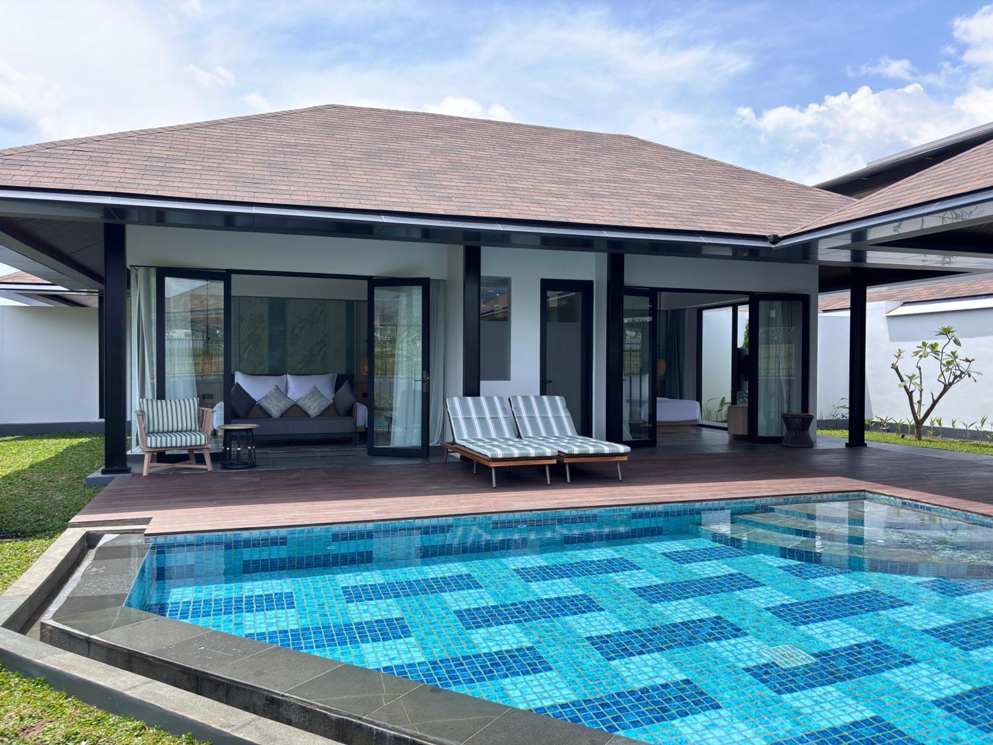 Santika 3* Garut