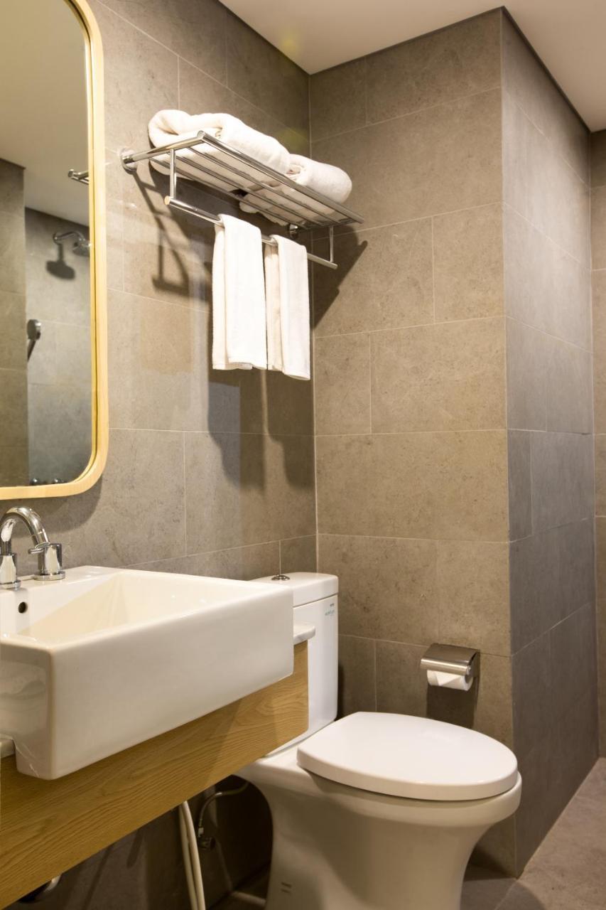 Hotel Santika 3*